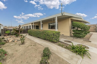 1701 Dinuba Ave unit 1, Selma, CA 93662 - photo 3