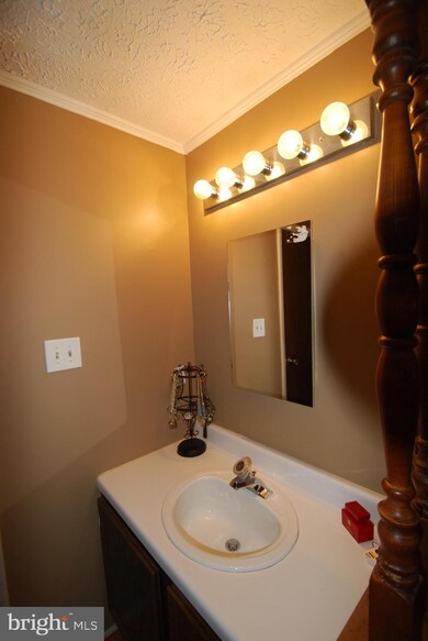 9300 Cross Timbers Ct, Laurel, MD 20723 - photo 5