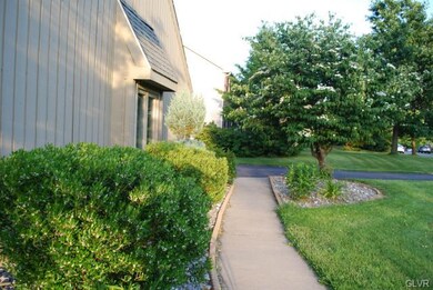 6167 Domarray St, Coopersburg, PA 18036 - photo 4