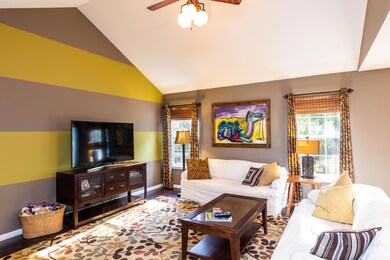 490 E Cedar Ct-2