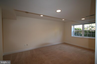 4330 39th St N, Arlington, VA 22207 - photo 4