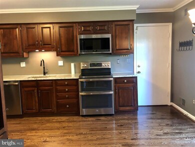 1328 Timberly Ln, McLean, VA 22102 - photo 6