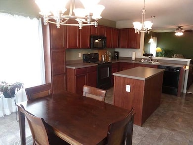 Breakfast Area/Room. Super Layout - Update Lighting & Fixtures