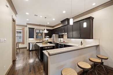 2413 Mcduffie St, Houston, TX 77019 - photo 4