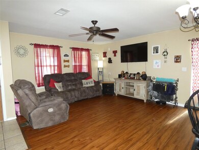 304 Allen Ave, Bonham, TX 75418 - photo 2