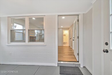 09-ENCLOSED FRONT PORCH