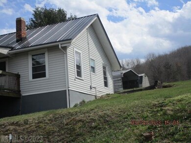 155 Oak Ln, Pulaski, VA 24301 - photo 3