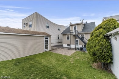 838 Roosevelt Ave, Secaucus, NJ 07094 - photo 3