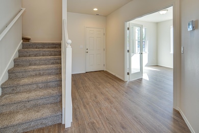 16619-LandingCt-019
