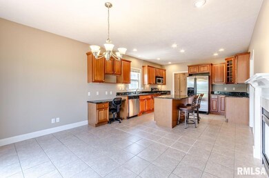 4607 N Weaverridge Blvd, Peoria, IL 61615 - photo 5