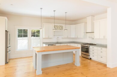 940 Kitchen1 (1 of 1)