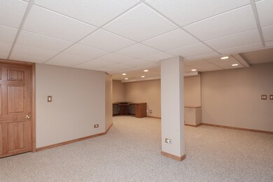 1541 Yosemite Pkwy, Algonquin, IL 60102 - photo 2