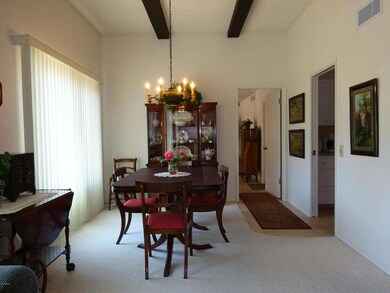4 DINING AREA