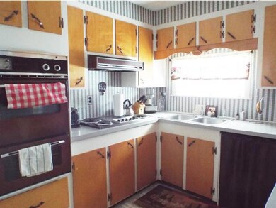 18 Edwards St, Colebrook, NH 03576 - photo 5