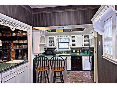 Kitchen. Breakfast bar & wet bar for entertaining