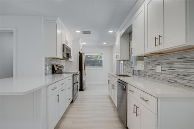 1806 Forest Dr unit 3, Oldsmar, FL 34677 - photo 5