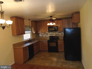 102 Mimosa Ave, Colonial Beach, VA 22443 - photo 2