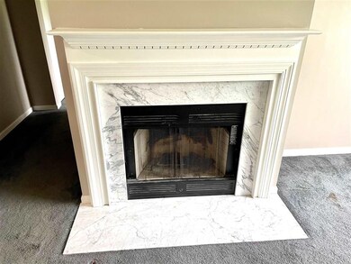 4587 N Thornhill Dr, Peoria, IL 61615 - photo 4