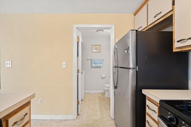 30 Hawkstead Hollow unit 27, Nashua, NH 03063 - photo 5