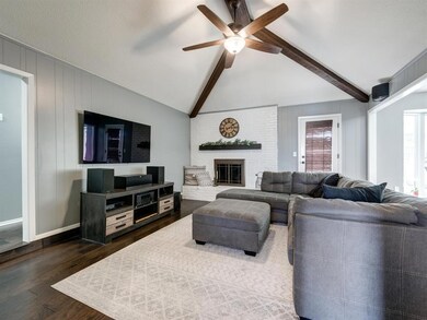 2833 Summerdale Dr, Hurst, TX 76054 - photo 7