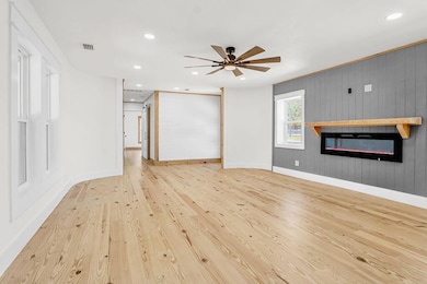 498 Alabama St, Crestview, FL 32536 - photo 3