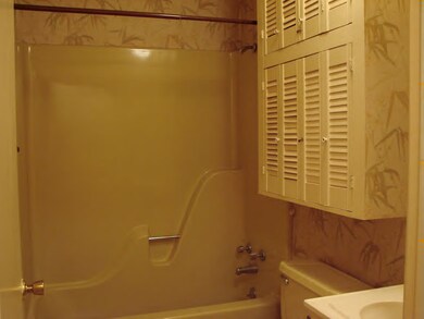 901 Nathan Dr, McComb, MS 39648 - photo 6