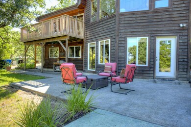 8306 Carolina Dr, Central Point, OR 97502 - photo 5