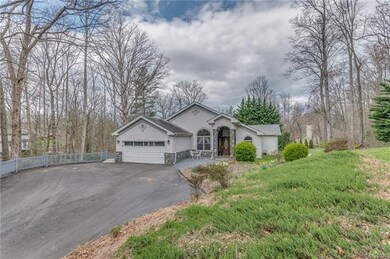 455 Heather Marie Dr, Hendersonville, NC 28792 - photo 2