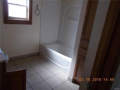 FULL BATH DOWN