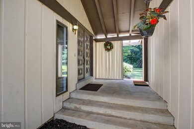 13 Cape Anne Ct, Montgomery Village, MD 20886 - photo 2