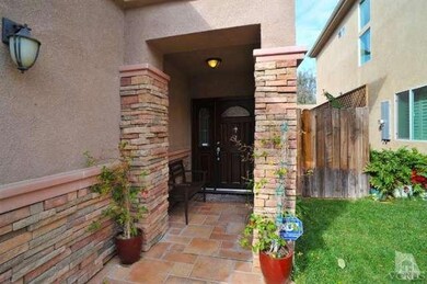 14721 Forest Edge Dr, Sylmar, CA 91342 - photo 2
