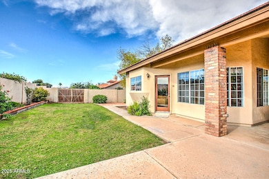 1129 E Knight Ln, Tempe, AZ 85284 - photo 2
