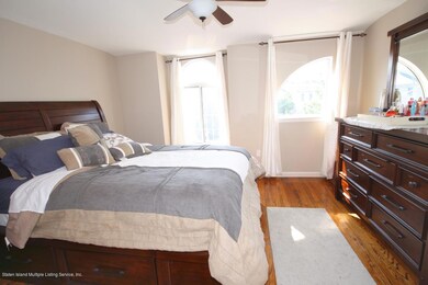 68 N Railroad Ave, Staten Island, NY 10304 - photo 7