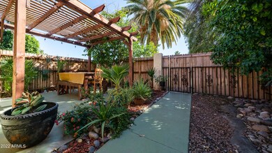 3321 West Del Monico Lane-13