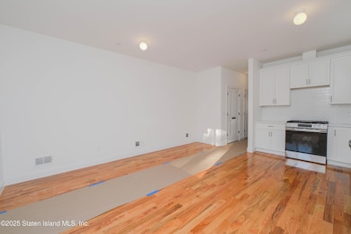 209 Nicholas Ave, Staten Island, NY 10302 - photo 7