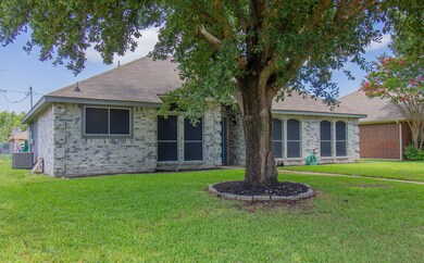 1111 Old Knoll Dr, Wylie, TX 75098 - photo 2