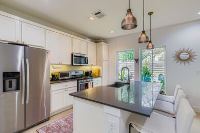 1213 Eleanor St unit B, Austin, TX 78721 - photo 7