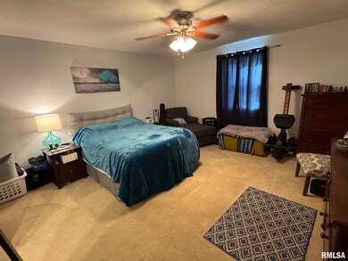 2605 S Chase Dr, Springfield, IL 62704 - photo 7