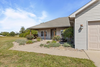 9575 E Shelly Ln, Centralia, MO 65240 - photo 3