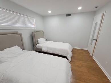 9411 N Hollybrook Lake Dr unit 209, Pembroke Pines, FL 33025 - photo 5