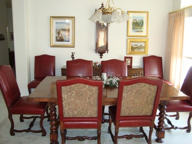 FORMAL DINING