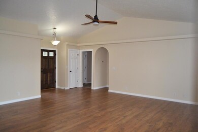 491 Marion Ln, Grants Pass, OR 97527 - photo 2