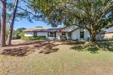 111 Oak Ridge Dr, Cleburne, TX 76031 - photo 3