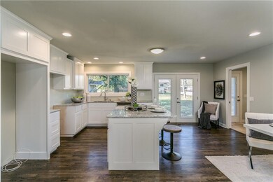 707 N Main St, Bentonville, AR 72712 - photo 4