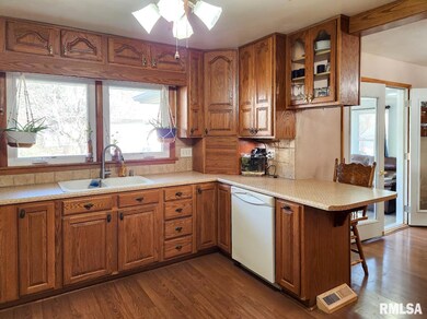 211 E Turner Ave, Toulon, IL 61483 - photo 6