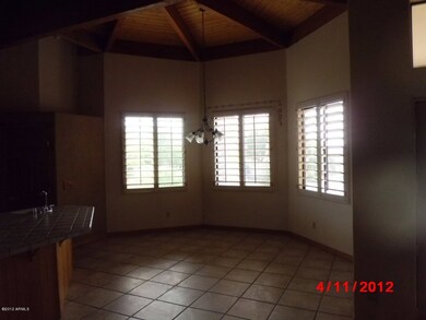 kitchen eating area