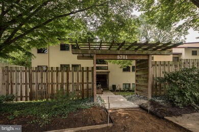 5701 Harpers Farm Rd unit D, Columbia, MD 21044 - photo 3