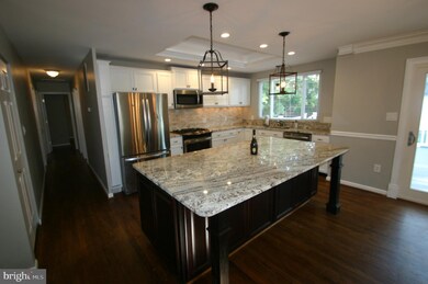 14207 Chadwick Ln, Rockville, MD 20853 - photo 7