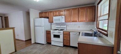 215 Manzella Ct, Rockland, MA 02370 - photo 3