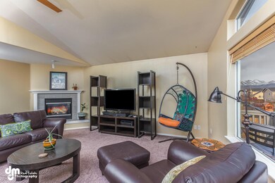 2404 Lusardi Point Circle-large-008-Livi